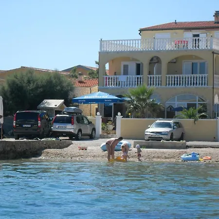 Dado * فير