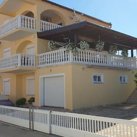 Dado Apartment