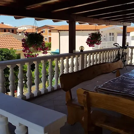 Apartment Dado Vir